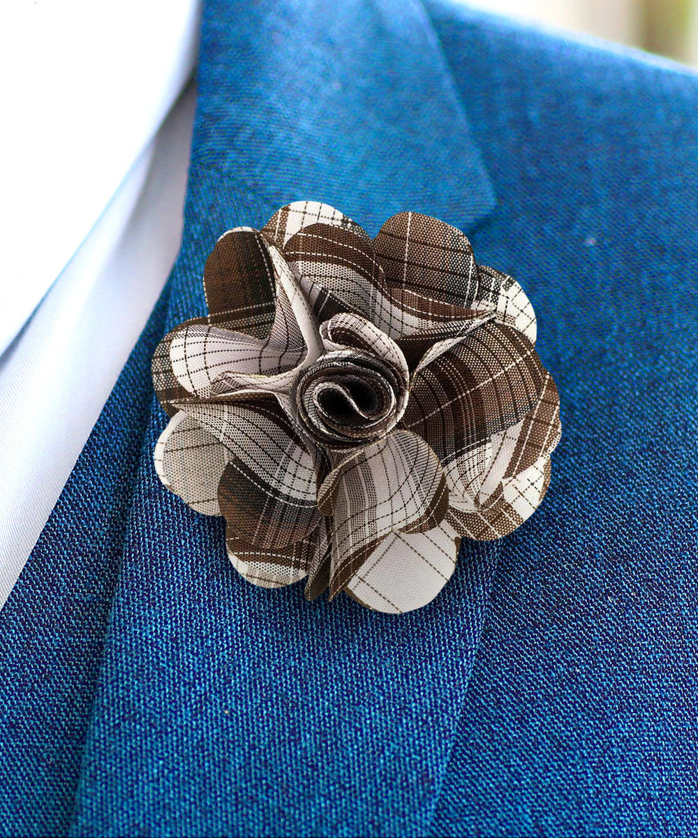 Vittorio Vico Unisex Metallic Silver Accent Plaid Flower Lapel Pin